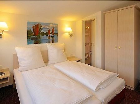 Hotel Hesse Schenefeld  Екстериор снимка