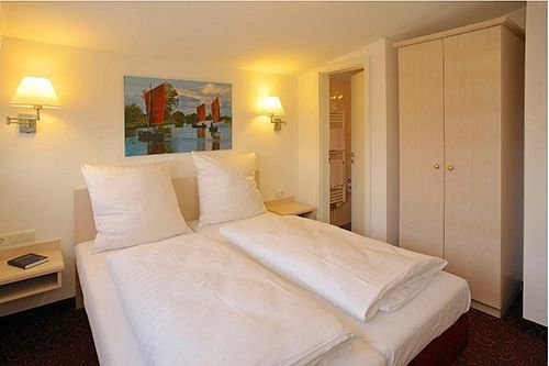Hotel Hesse Schenefeld  Екстериор снимка