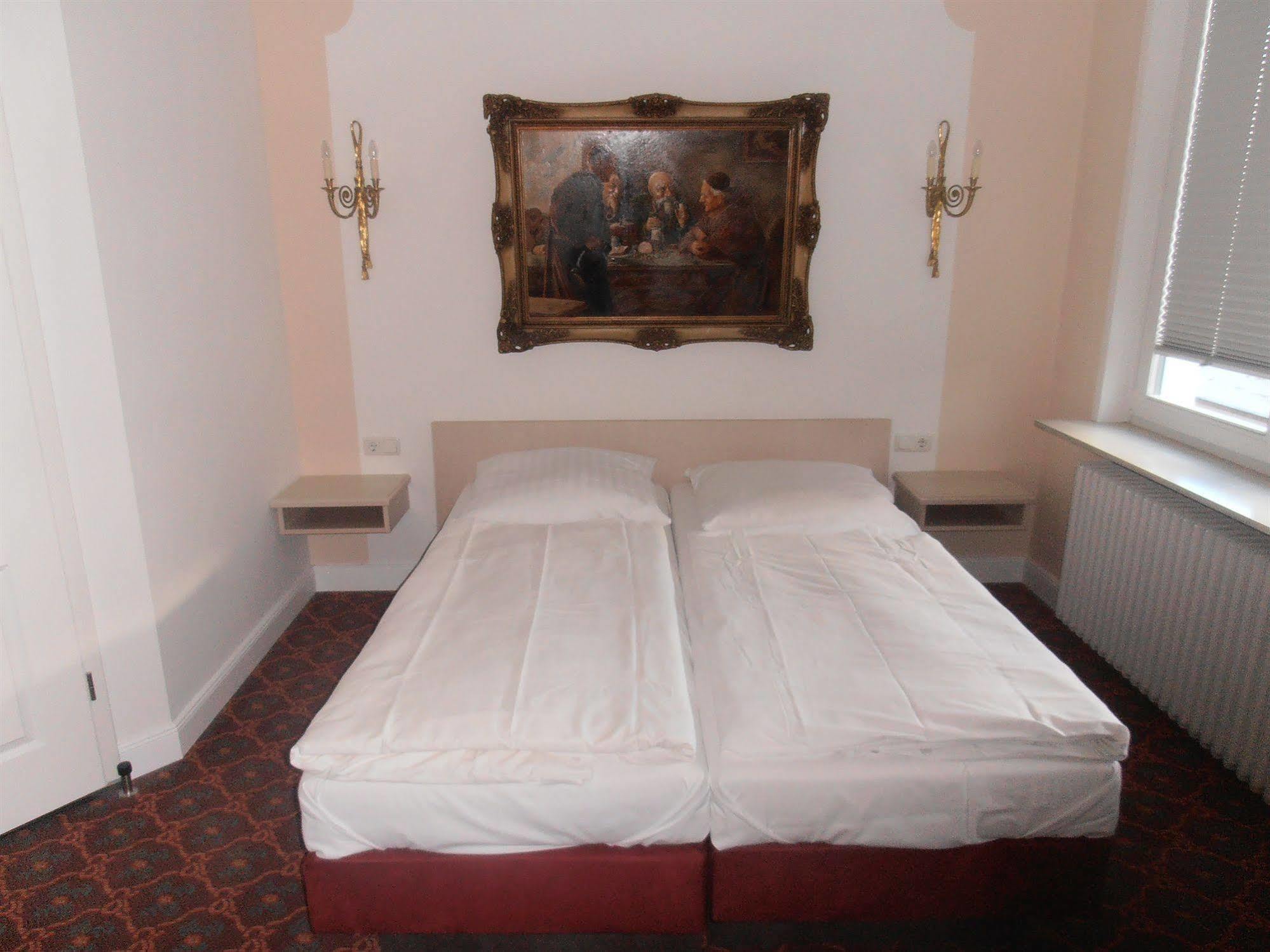 Hotel Hesse Schenefeld  Екстериор снимка