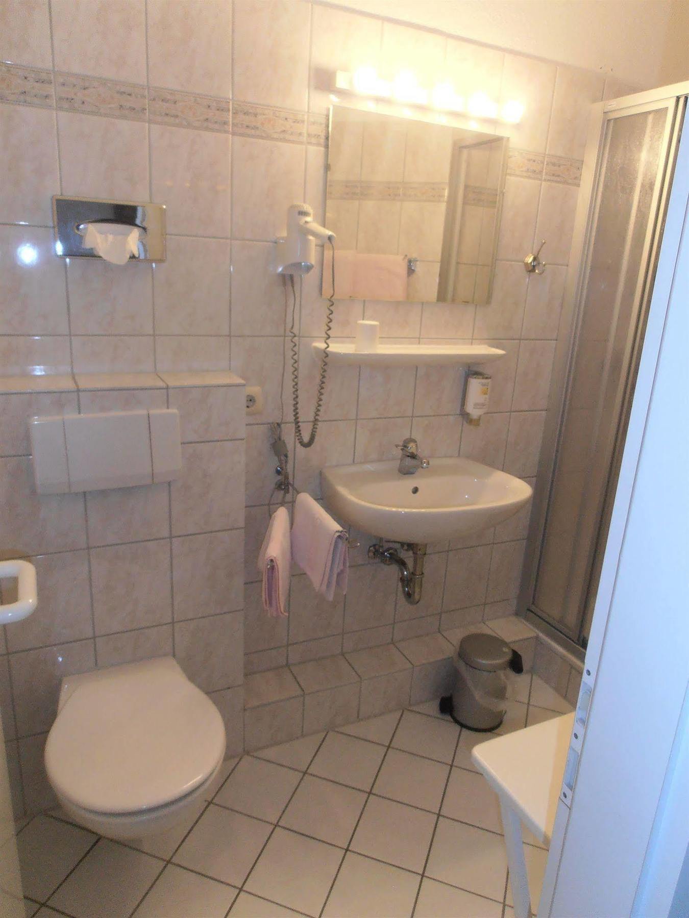 Hotel Hesse Schenefeld  Екстериор снимка